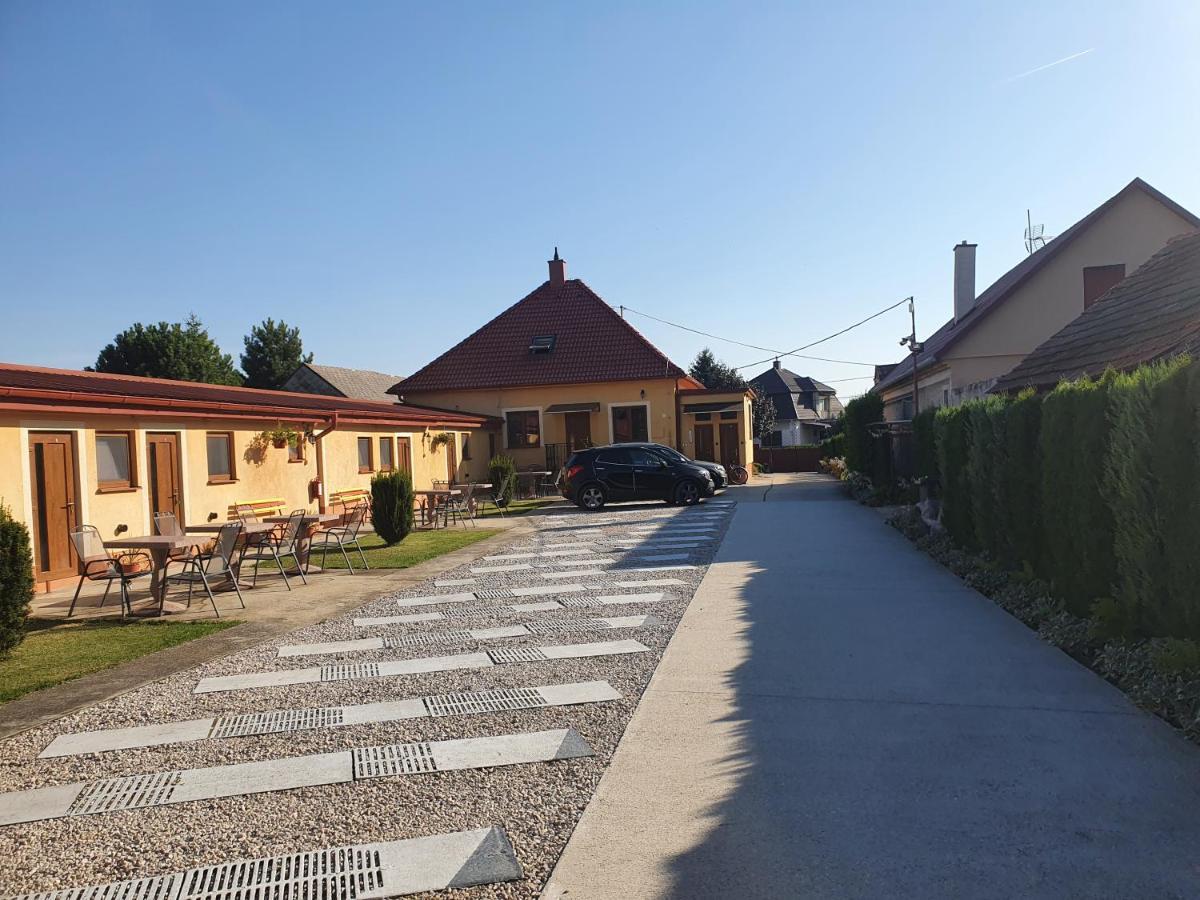 Ferienwohnung Privat u Jozefa Földesa Veľký Meder Exterior foto